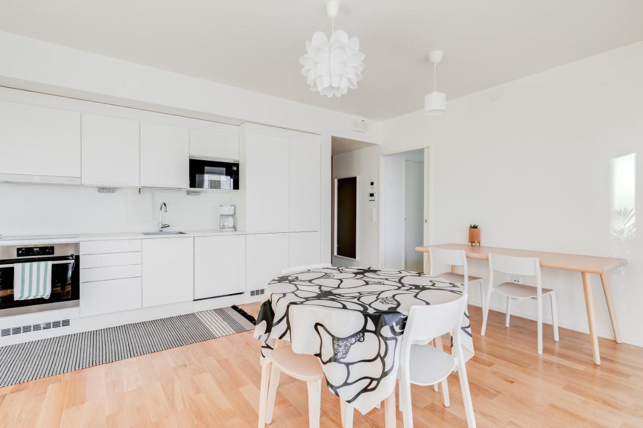 Tapiola Oak Apartment Еспоо Екстериор снимка